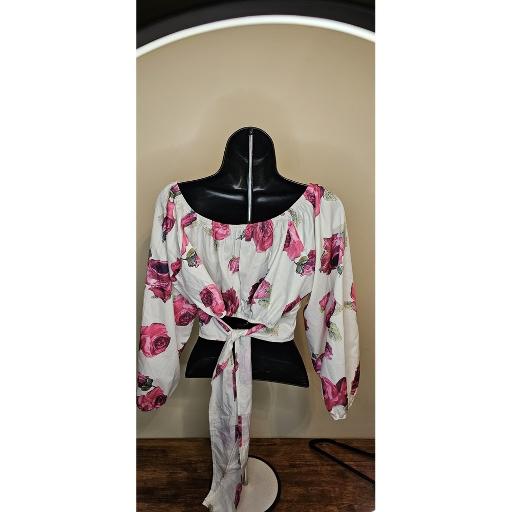 Crop Twist Front  Long Sleeve Gorgeous Floral - Women Top -Size  Large - Picture 6 of 11